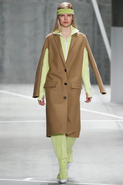 Look 10